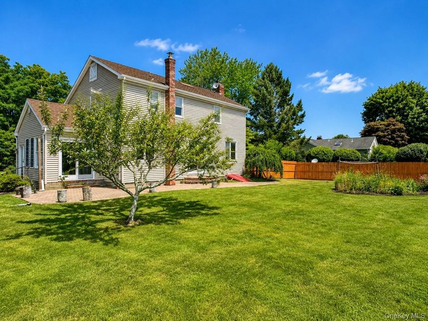 Spacious, 5 bedroom, 2 bath colonial in the Newport Beach - photo 25
