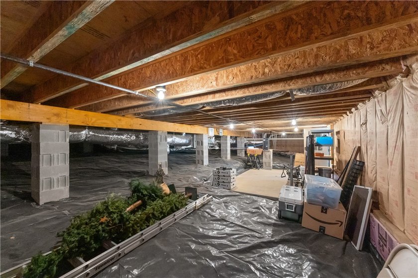 You don't want to miss this beautiful custom-built 3-bedroom - photo 27