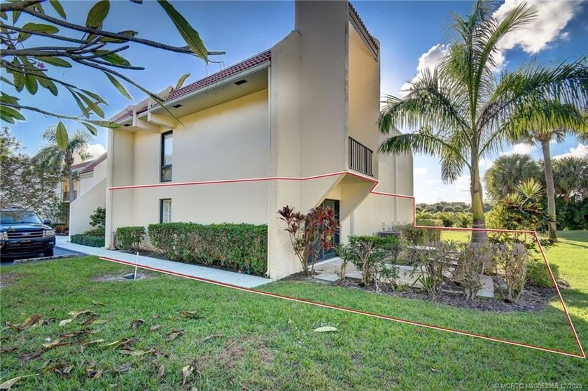 Welcome to this beautifully maintained 2-bedroom, 2-bath - photo 3