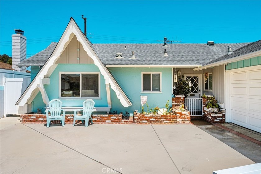 **Welcome Home!** This charming 1960s storybook ranch offers the - photo 11