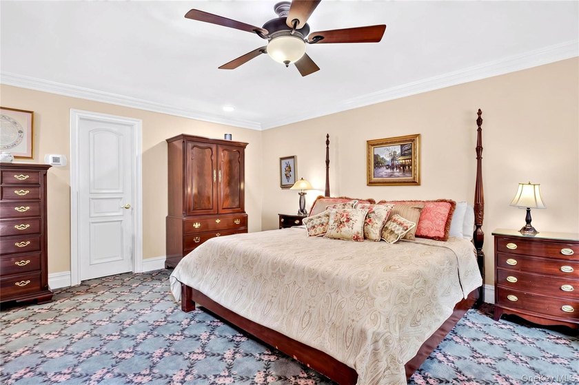 Discover luxury living at 20 Fox Ridge, a highly sought after - photo 12