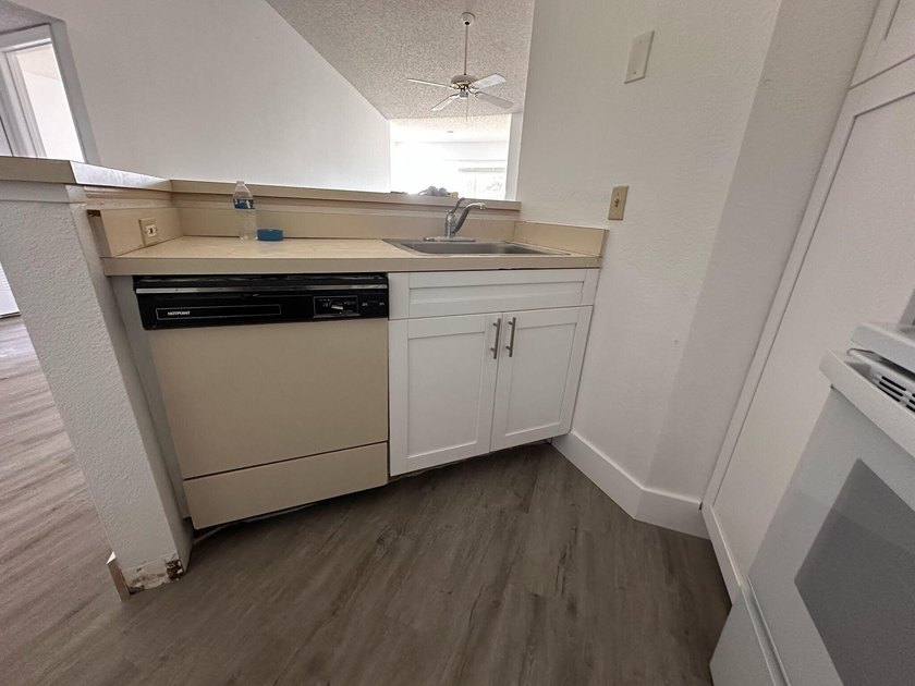 Welcome to paradise in West Palm Beach! This charming 1 bed, 1 - photo 7