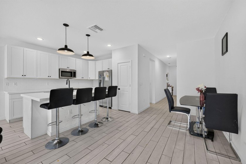 Built in 2023, this beautifully maintained 3-bedroom, 2 - photo 7