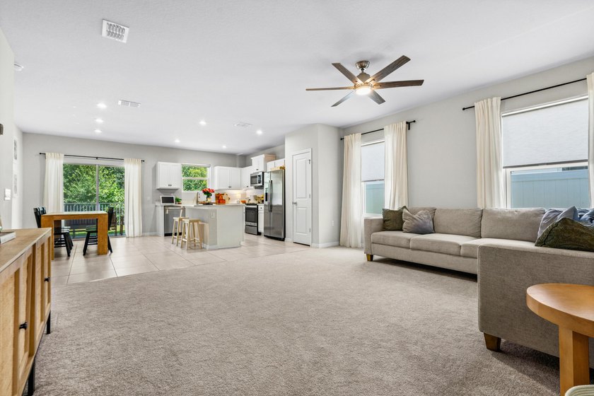 Welcome to this beautifully maintained 2021-built home offering - photo 7