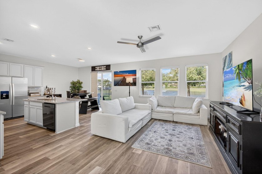 This beautifully maintained 3-bedroom, 2.5-bath home offers - photo 5
