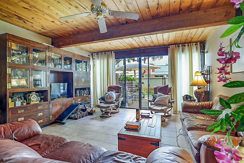 Welcome to this charming 2-bedroom, 2.5-bath townhome in the - photo 6