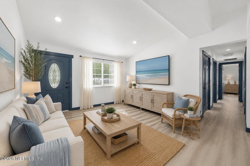 Completely remodeled and move in ready, this 4 bedroom, 2 - photo 4