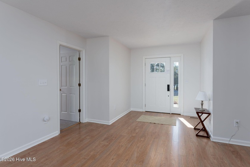 What luck! This charmer is back on the market! Looking for a gem - photo 3