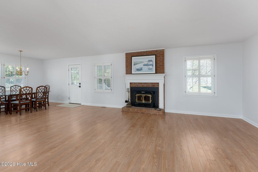 What luck! This charmer is back on the market! Looking for a gem - photo 4