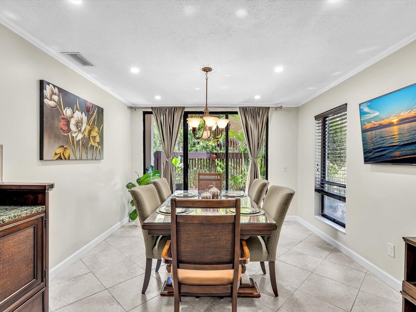 Move right into this beautifully updated, 1st floor, 2 BR, 2 BTH - photo 7