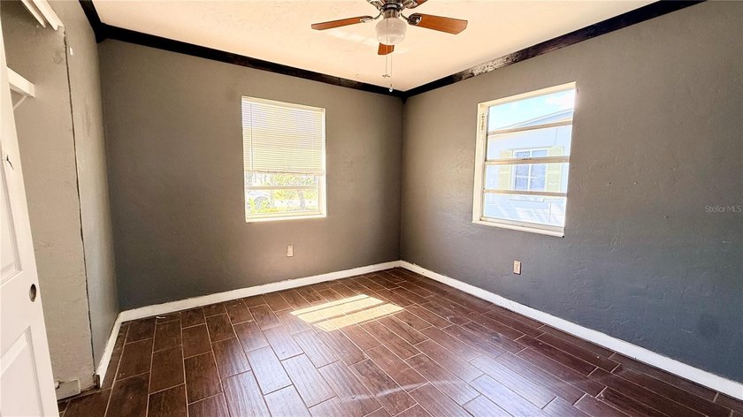 2-bedroom, 1-bath home with a bonus room and tile flooring - photo 11