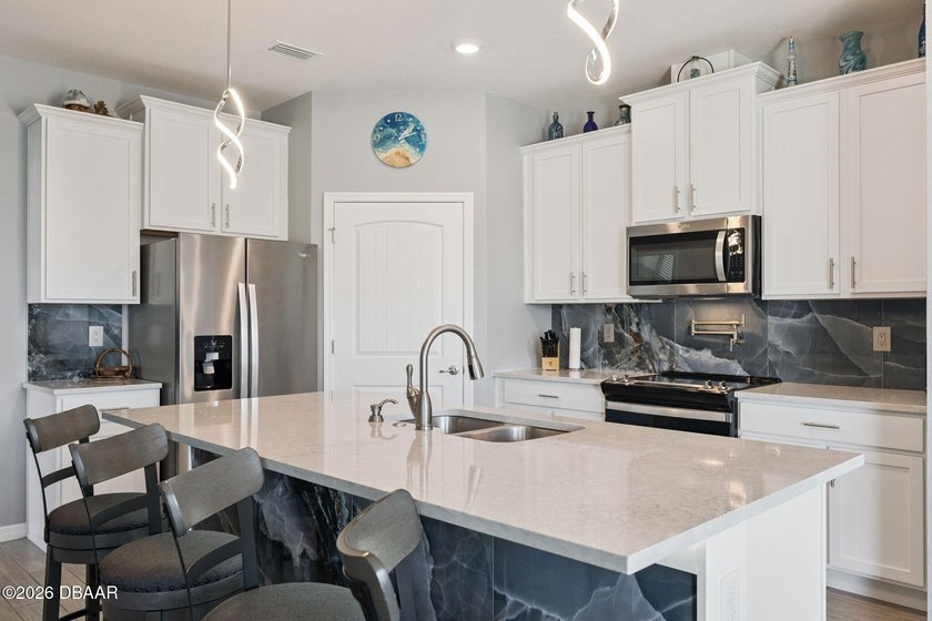 Welcome to your nearly-new waterfront retreat in the desirable - photo 13