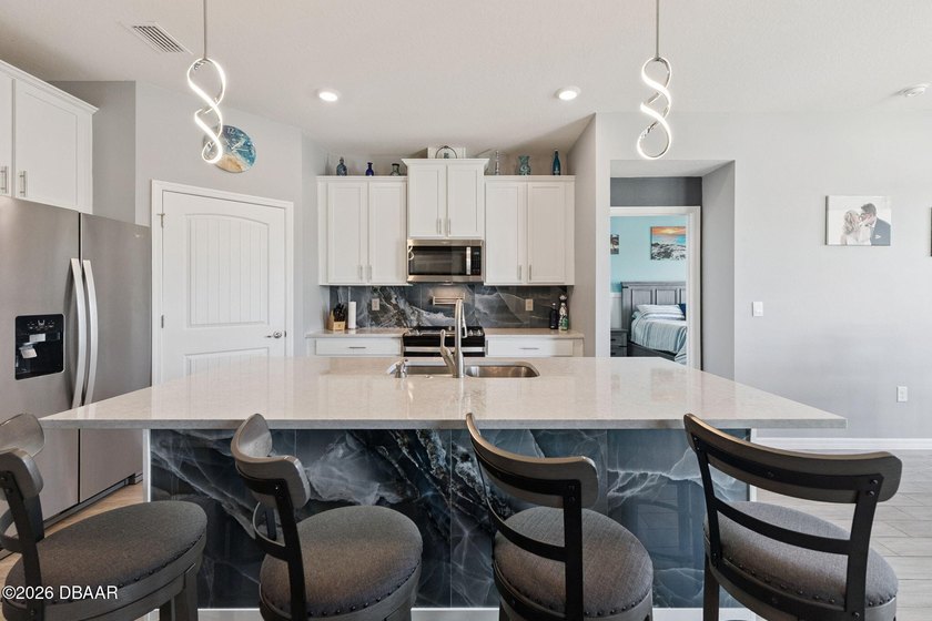 Welcome to your nearly-new waterfront retreat in the desirable - photo 14