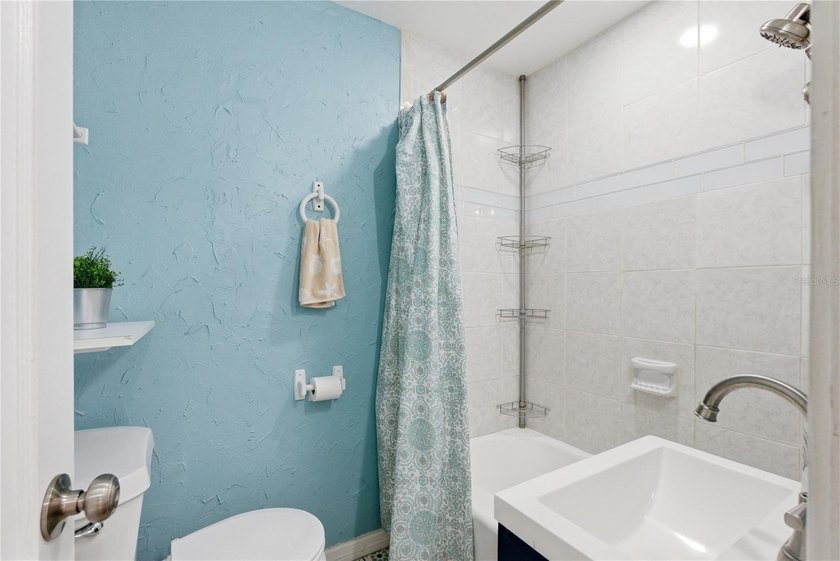 Welcome to your own slice of tropical Florida living! This - photo 15