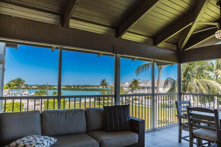 Discover the perfect blend of coastal elegance and modern - photo 18