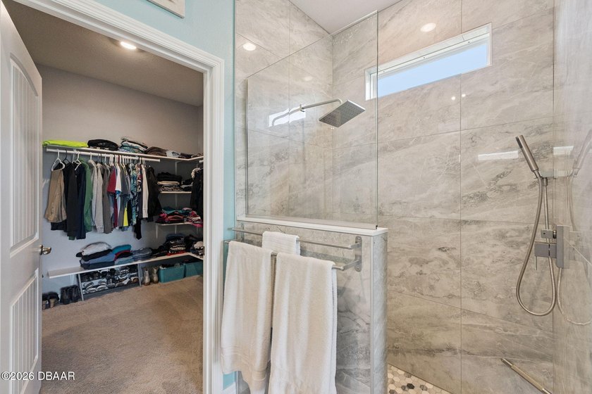 Welcome to your nearly-new waterfront retreat in the desirable - photo 20