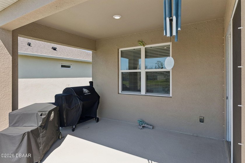 Welcome to your nearly-new waterfront retreat in the desirable - photo 30