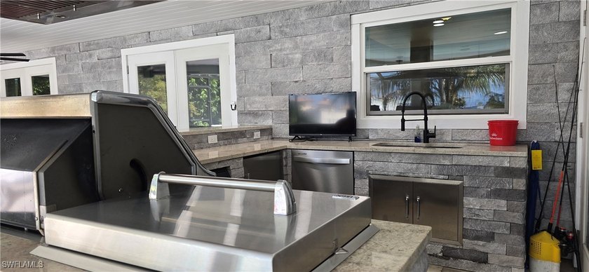 Welcome to your slice of paradise in SW Florida. Beautiful house - photo 36