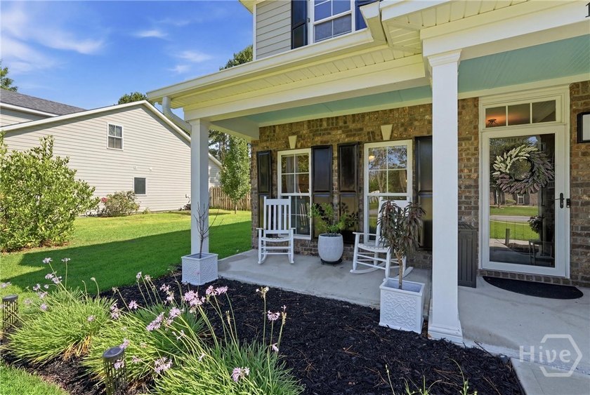 Luxury Living with Space, Style &amp; a Private Backyard Oasis! - photo 6