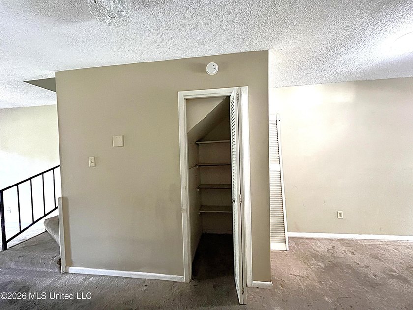 Opportunity knocks! This home is ready for a complete renovation - photo 6
