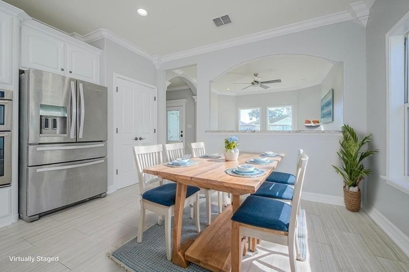 This stylishly crafted home in desirable Sea Oaks Village - photo 12