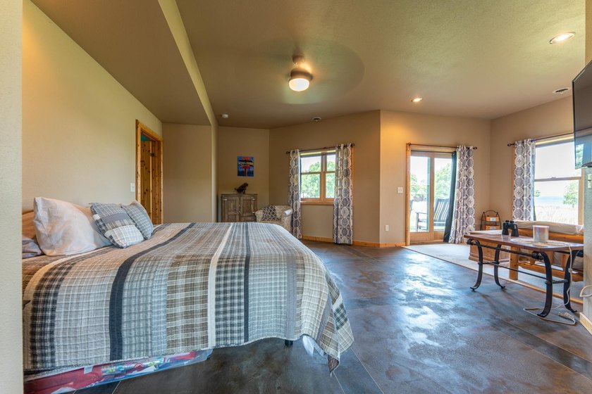 Experience exceptional lakefront living on beautiful Rainy Lake! - photo 19