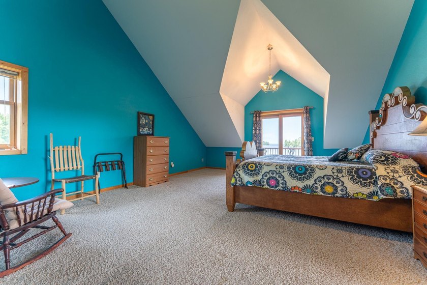 Experience exceptional lakefront living on beautiful Rainy Lake! - photo 24