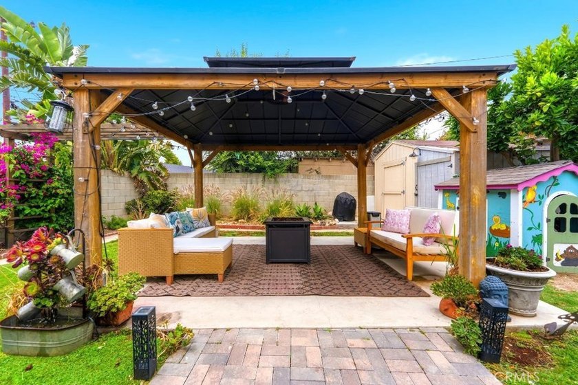 Welcome to this charming, fully updated home in the highly - photo 25