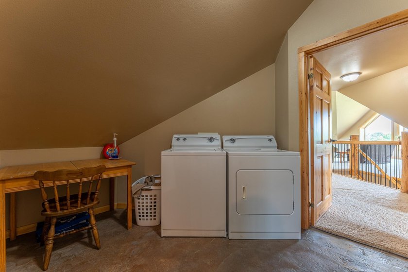 Experience exceptional lakefront living on beautiful Rainy Lake! - photo 29