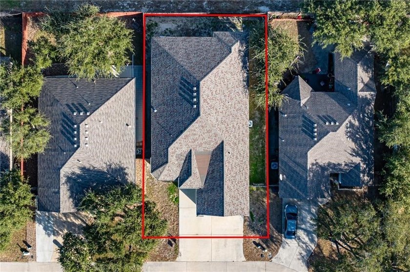 This stylishly crafted home in desirable Sea Oaks Village - photo 37