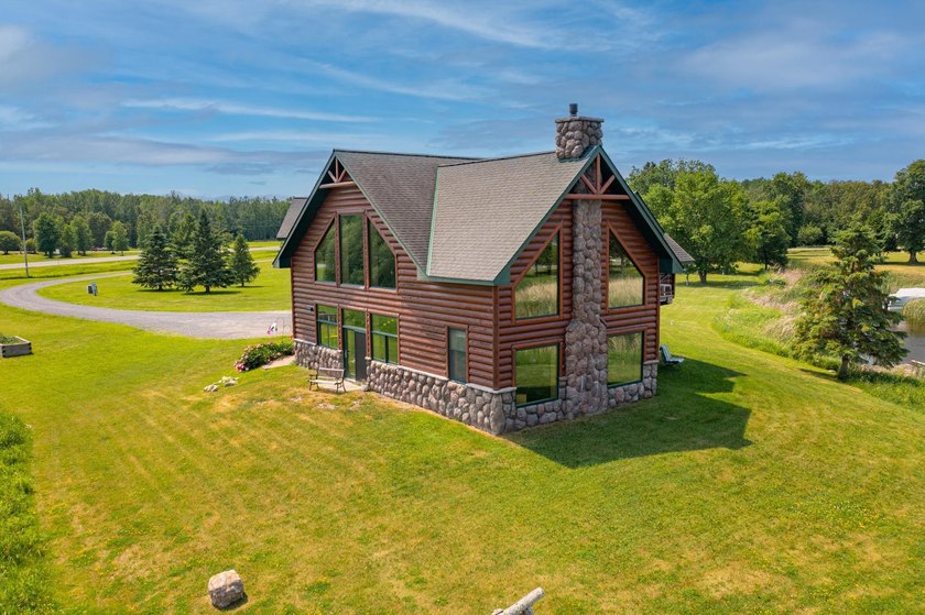 Experience exceptional lakefront living on beautiful Rainy Lake! - photo 47