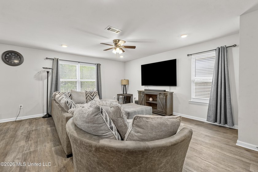 Move In Ready - Perfect for Military Families (Near Keesler AFB) - photo 5