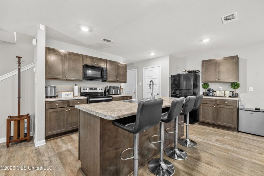 Move In Ready - Perfect for Military Families (Near Keesler AFB) - photo 7