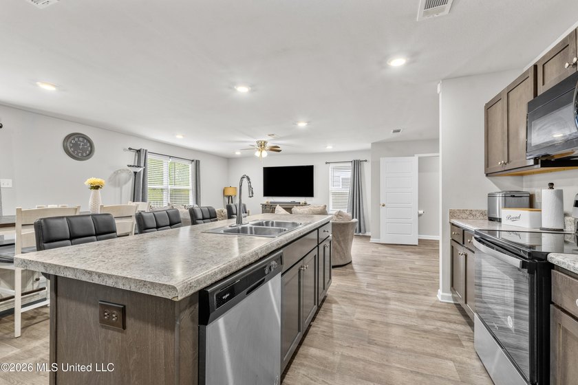 Move In Ready - Perfect for Military Families (Near Keesler AFB) - photo 9
