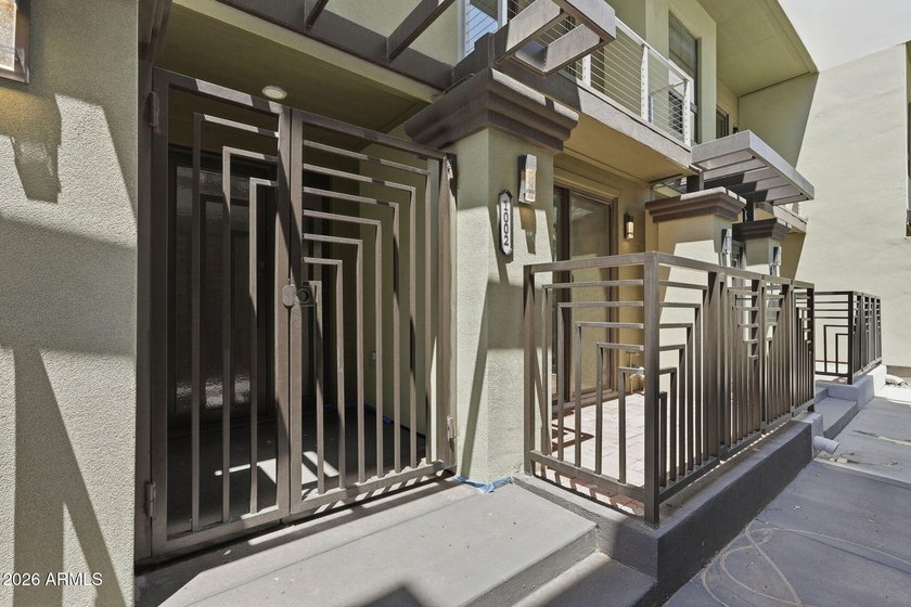 Discover elevated urban living at Seneca Luxury Condominiums, a - photo 4