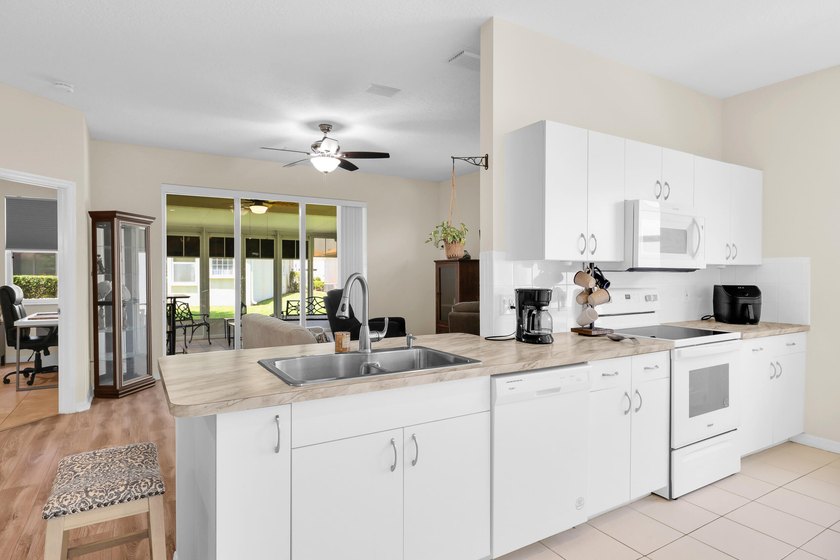 Welcome to effortless Florida living in the highly sought-after - photo 10