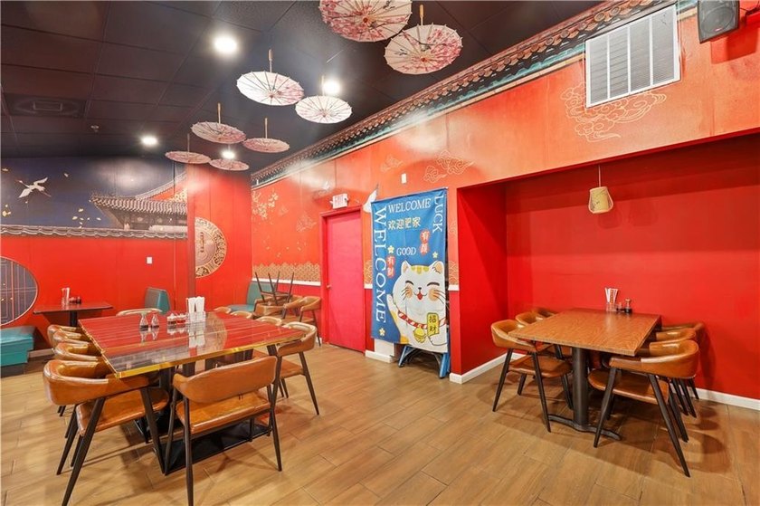 Incredible opportunity to own your own mid-Island restaurant! - photo 10