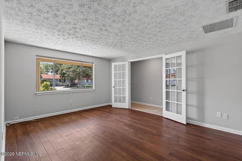 Welcome home to this charming brick 3-bedroom, 2-bath residence - photo 8