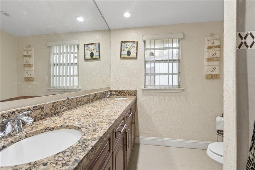 Looking for a 4-bedroom home with no HOA and an oversized lot - photo 10