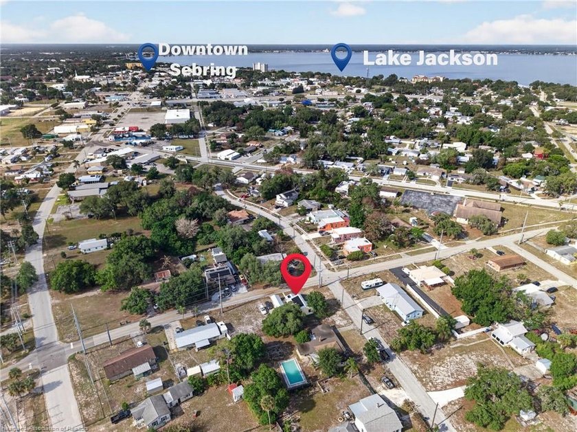 Charming 2-bedroom, 1-bath home conveniently located near - photo 14