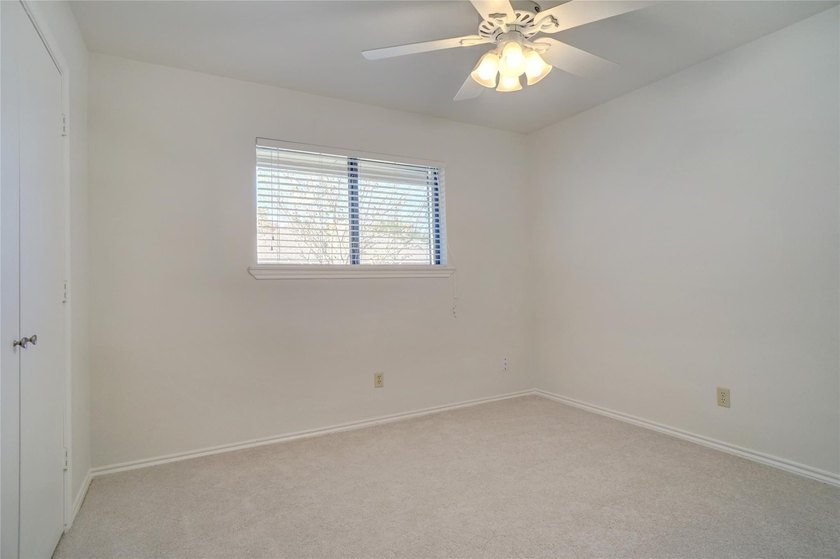 Lovely $60k remodel with split floor plan, and NO POPCORN - photo 12