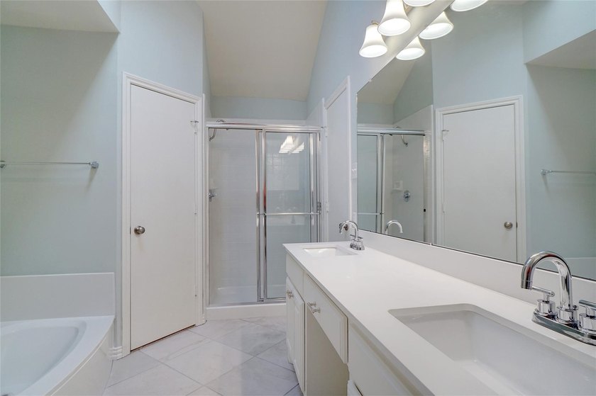 Lovely $60k remodel with split floor plan, and NO POPCORN - photo 15