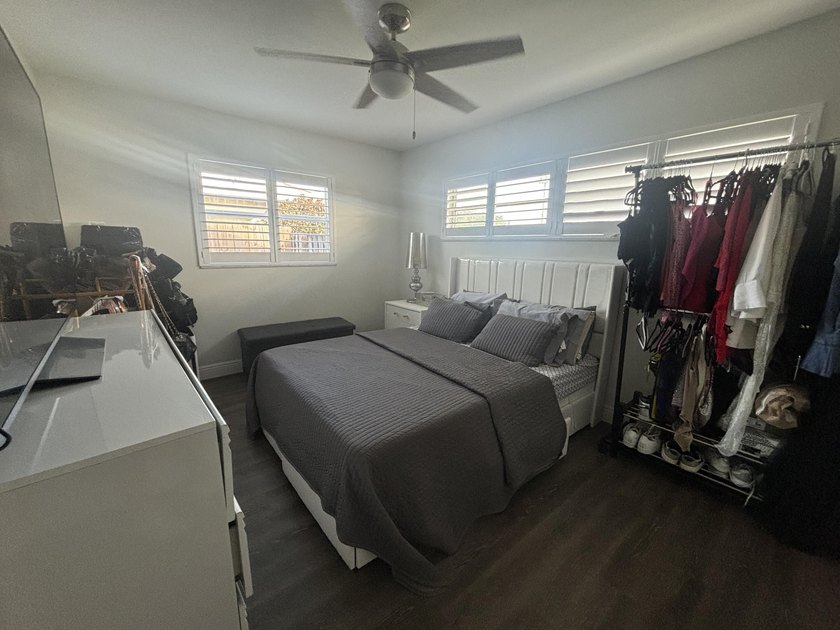 Welcome to this stunningly updated 2-bedroom, 1-bath villa! - photo 6