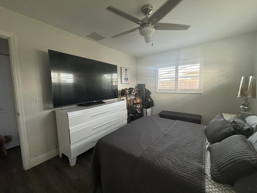 Welcome to this stunningly updated 2-bedroom, 1-bath villa! - photo 7