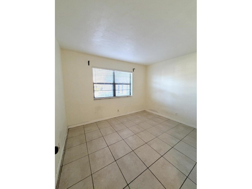 NEW PRICE!! First Floor 2 bedroom / 2 Bath unit. Tile Floors - photo 12