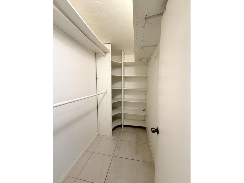 NEW PRICE!! First Floor 2 bedroom / 2 Bath unit. Tile Floors - photo 16
