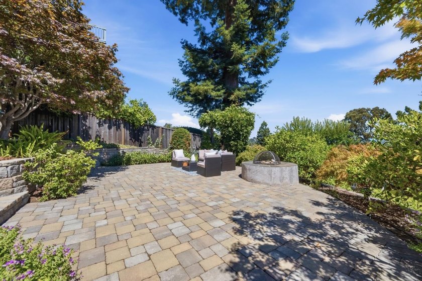 Perched on a picturesque Emerald Hills street, this beautifully - photo 23