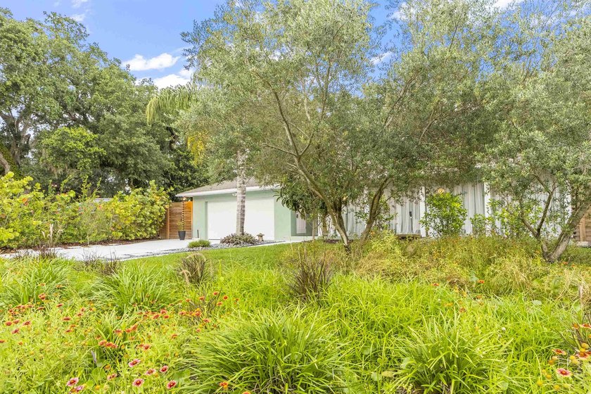 REDUCED - 3-bedroom, 3 Full bath concrete block home in the much - photo 2
