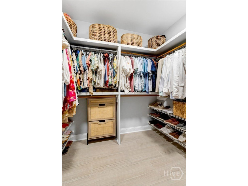 $10,000 TOWARDS CLOSING COSTS! Welcome to this stunning like-new - photo 31