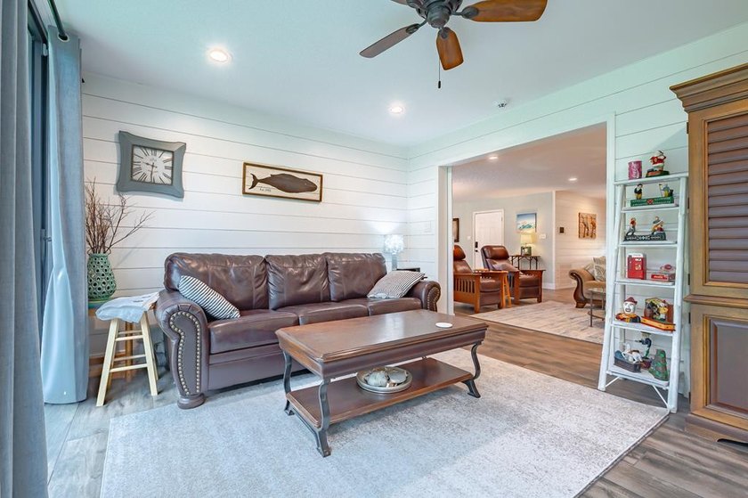 Welcome to this beautifully updated coastal rambler, where - photo 31
